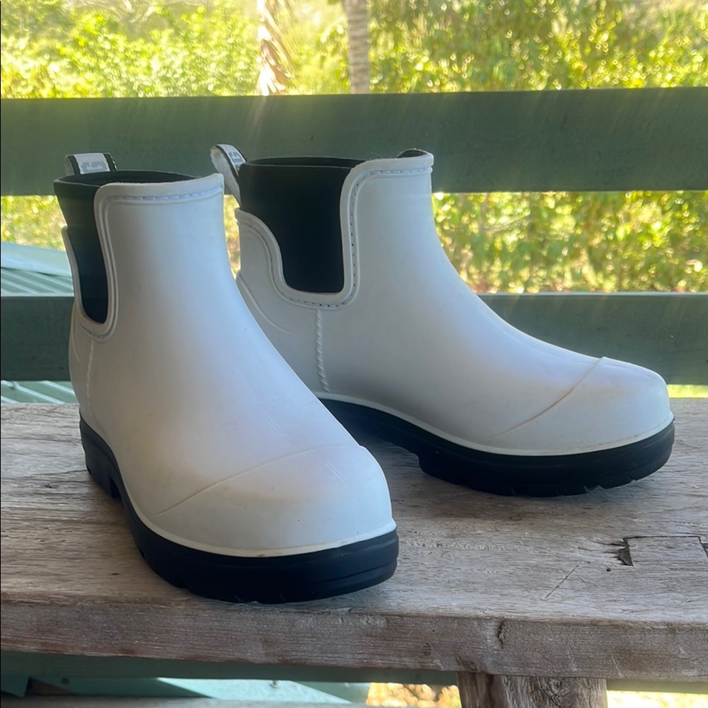 UGG Droplet Ankle Boots